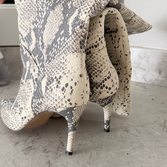 Snakeskin Patterned Knee-High Boots - Picture 4 of 6